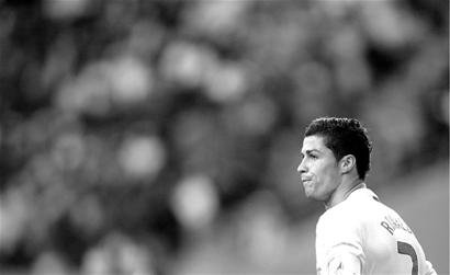 篮球湖人核心球员连续得分上双（湖人核心连续多场得分上双）