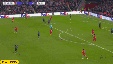 高二少女篮球场上炸翻全场自述答案只有努力（高二女生篮球场惊艳全场：她坦言，唯一的答案是努力）