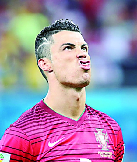 皇马一战3红6黄！金哨详解争议判罚：2红没问题，输球别怪裁判（皇马一役3红6黄！金哨解读争议判罚：两红无误，输球别怪裁判）