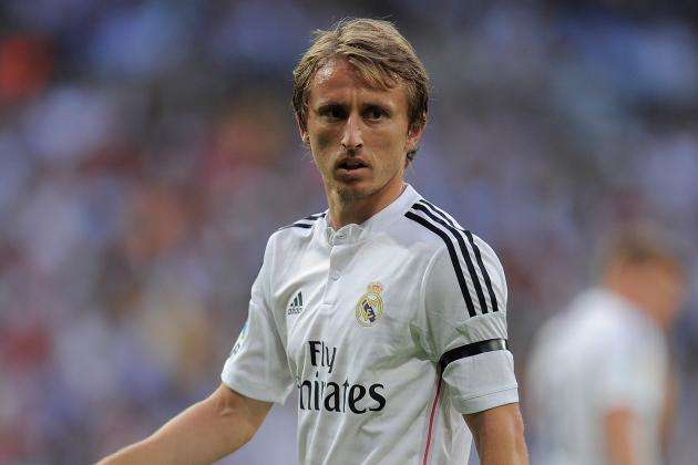 奥莱：因背身列队事件被禁足6个月，贝隆上诉至体育仲裁法庭（奥莱：贝隆因背身列队遭禁赛半年，已向体育仲裁法庭提起上诉）