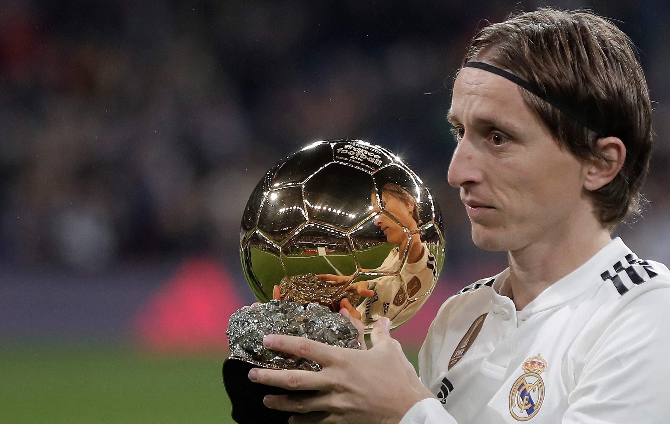 西甲：巴萨4-1大胜瓦伦西亚（西甲战报：巴萨4-1击败瓦伦西亚）