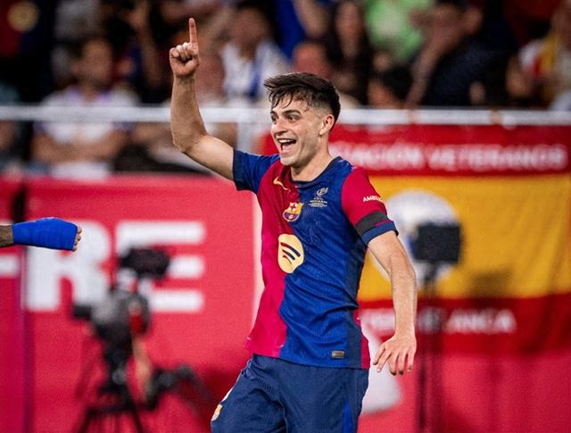 对手破门连续被吹！马赛中场霍伊别尔：VAR确实帮了我们（对手进球接连被判无效，马赛中场霍伊别尔：VAR确实帮了我们）