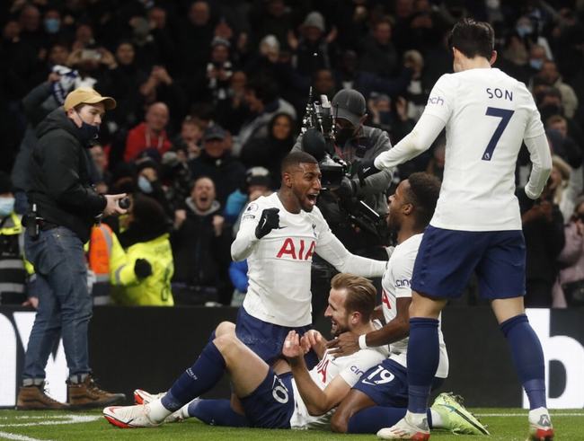 美记：公牛不会主动出击追求字母哥，倾向保留现有阵容（美媒记者称：公牛无意主动追逐字母哥，更愿维持现有班底）