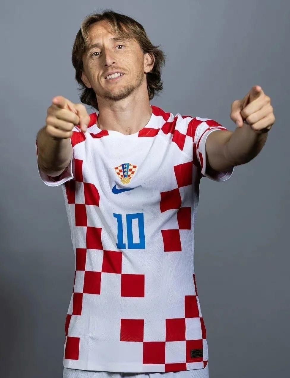 希罗半场砍20分，热火三分命中率21.1%，独行侠超5成（希罗半场20分，热火三分仅21.1%，独行侠命中率超五成）